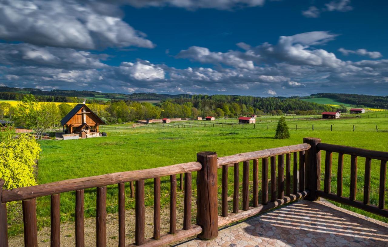 Hotel Ranch Jestrebice Hermanicky Exterior foto