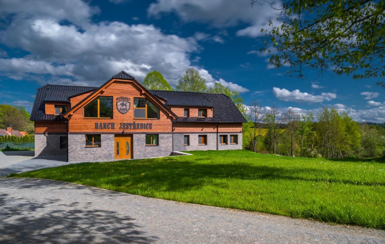 Hotel Ranch Jestrebice Hermanicky Exterior foto