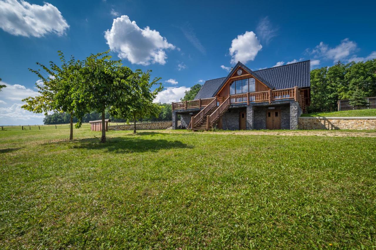 Hotel Ranch Jestrebice Hermanicky Exterior foto