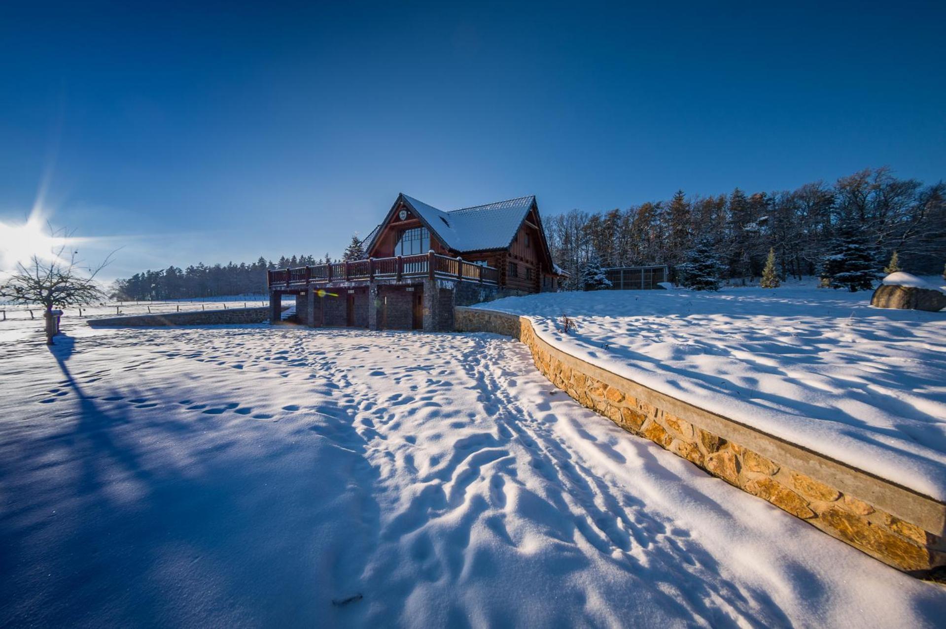 Hotel Ranch Jestrebice Hermanicky Exterior foto