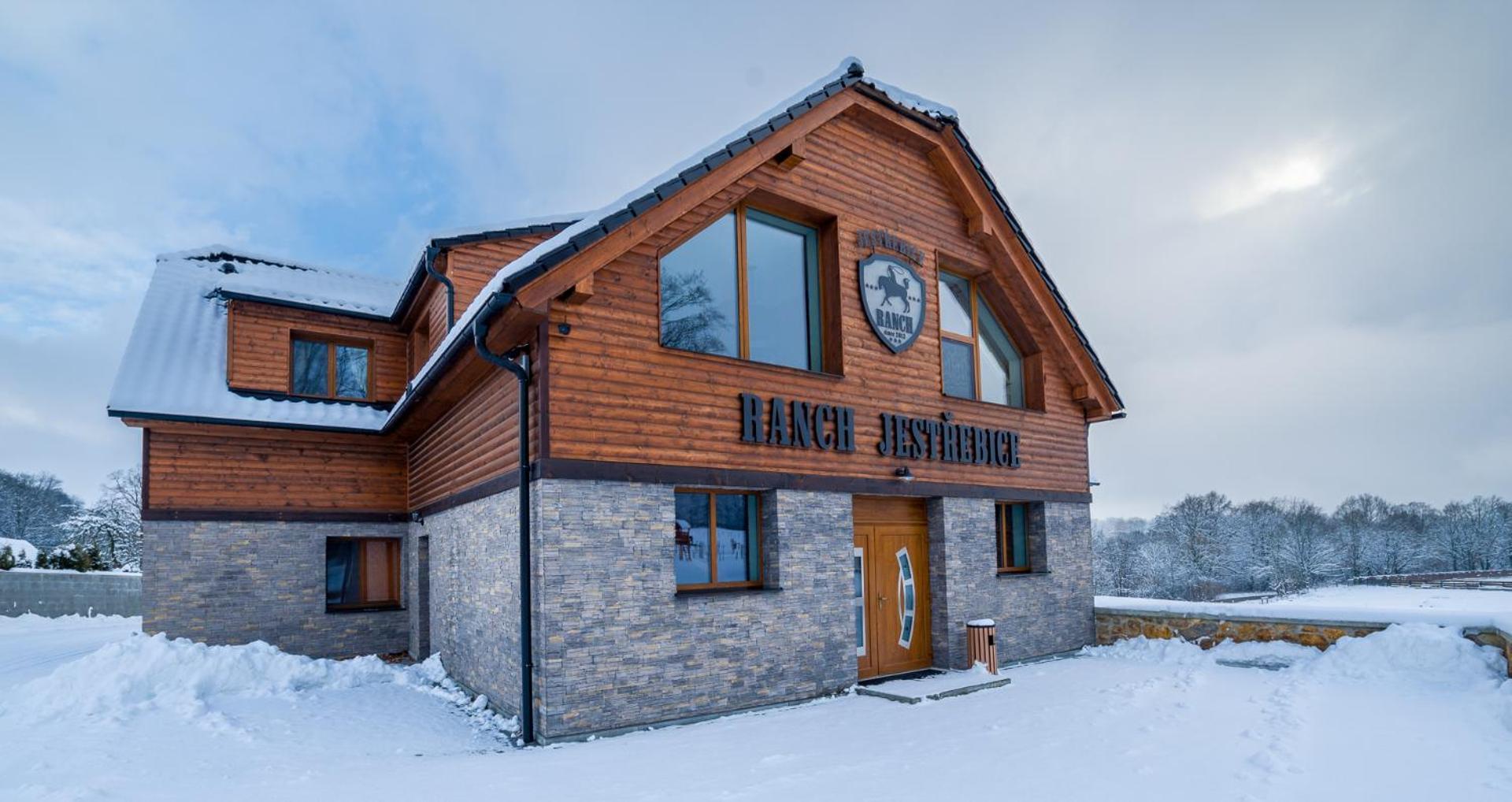 Hotel Ranch Jestrebice Hermanicky Exterior foto